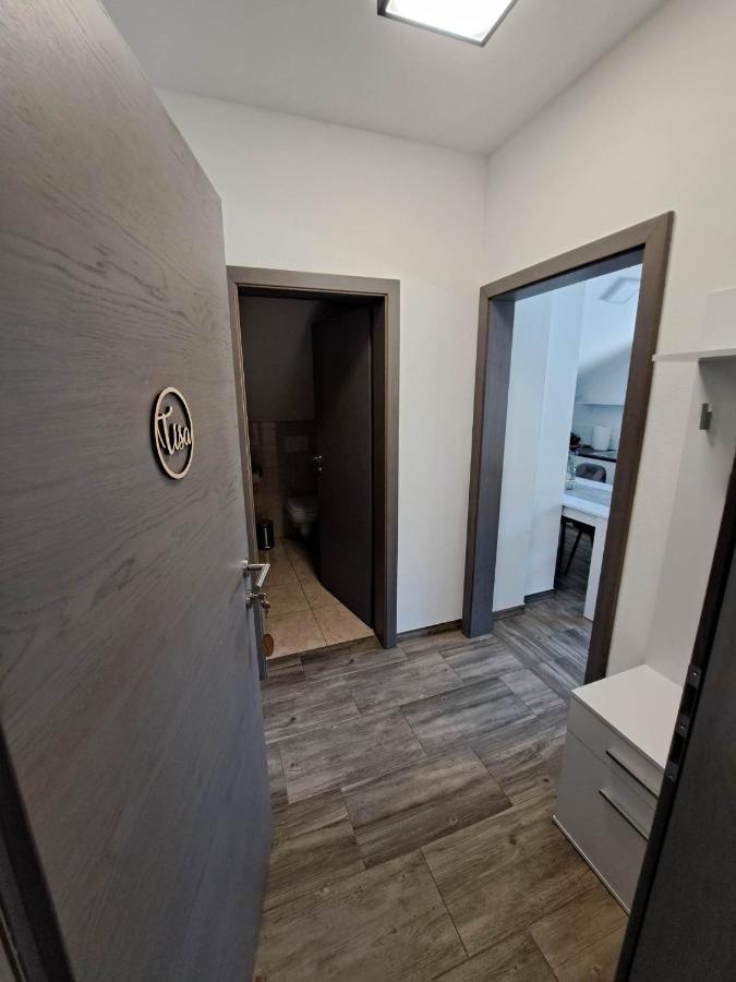Apartmaji Tisa In Zana Rovte Exteriör bild